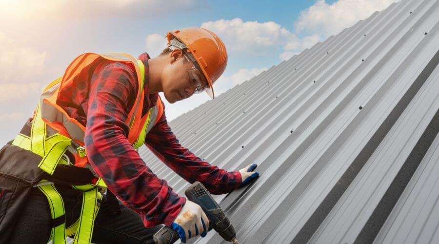 Professional gutter cleaning in Moorhead, MS